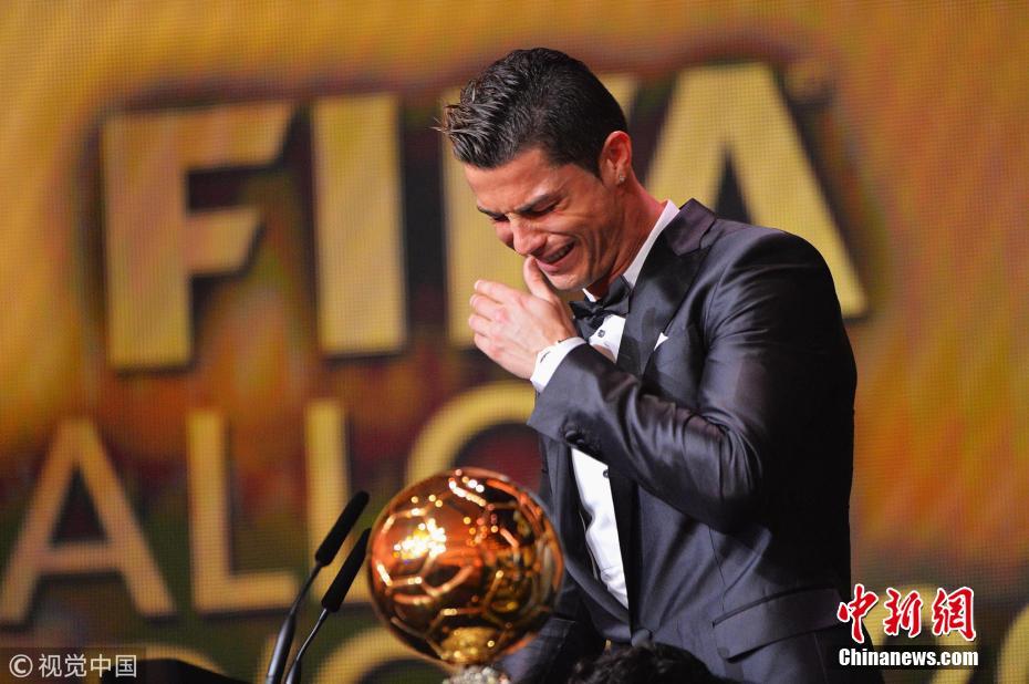 Cristiano Ronaldo iguala Messi e conquista a Bola de Ouro pela 5a vez