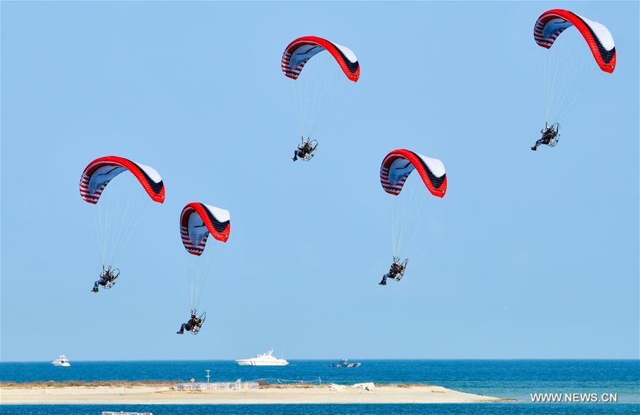 Dia Nacional do Catar assinalado com parada militar