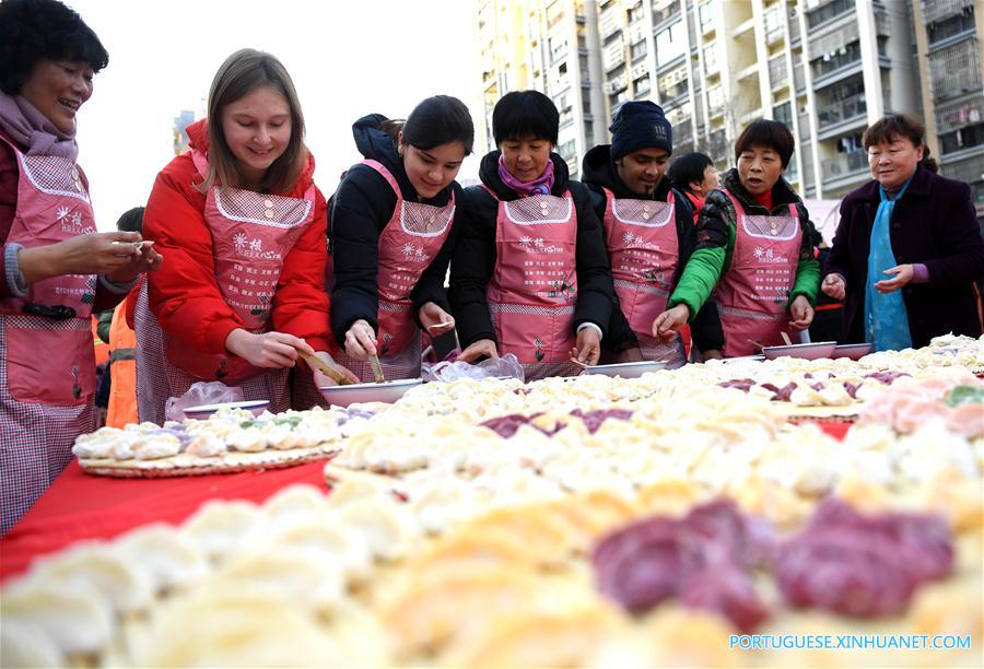 Estudantes estrangeiros celebram Festival Dongzhi em Anhui