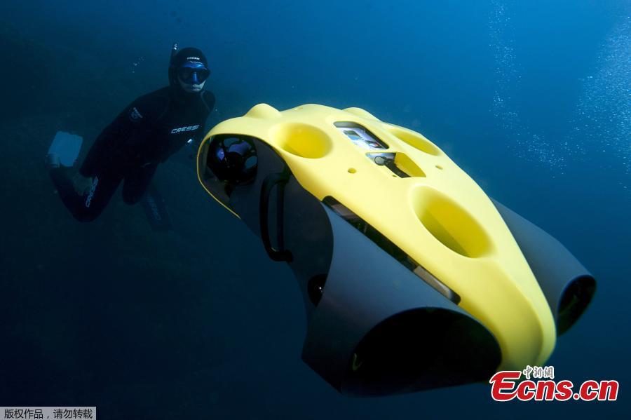 Startup francesa fabrica primeiro drone com camera subaquática do mundo