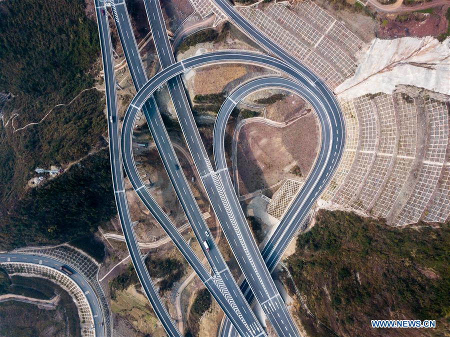 Galeria: Inaugura??o da nova autoestrada entre Chongqing e Hubei