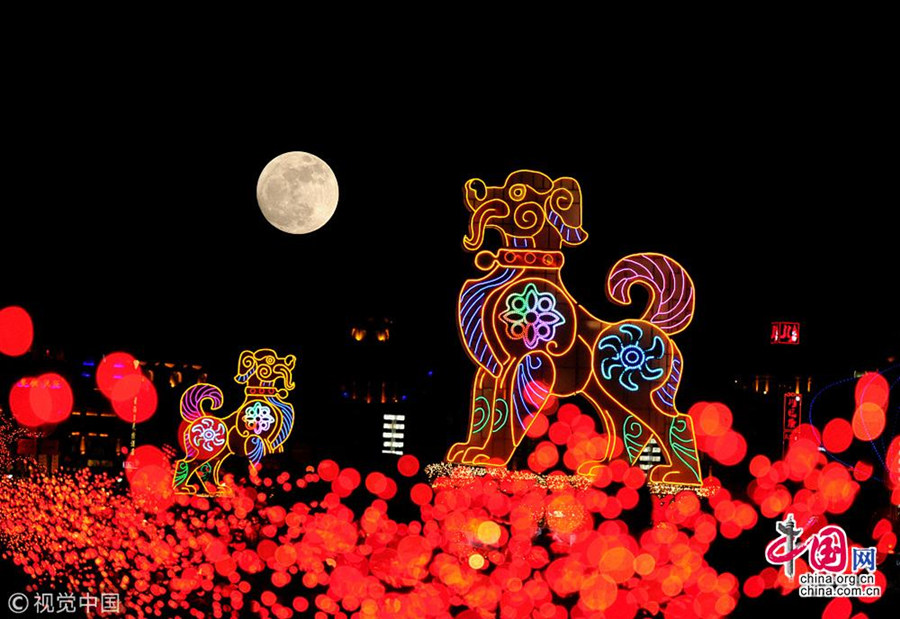 “Superlua” ilumina o céu na primeira noite de 2018