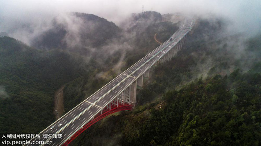 Autoestrada entre Zunyi e Guiyang aberta ao transito