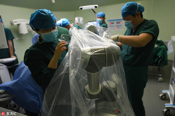 Primeira cirurgia robótica na China é um sucesso