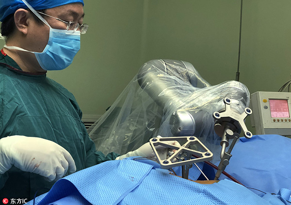 Primeira cirurgia robótica na China é um sucesso