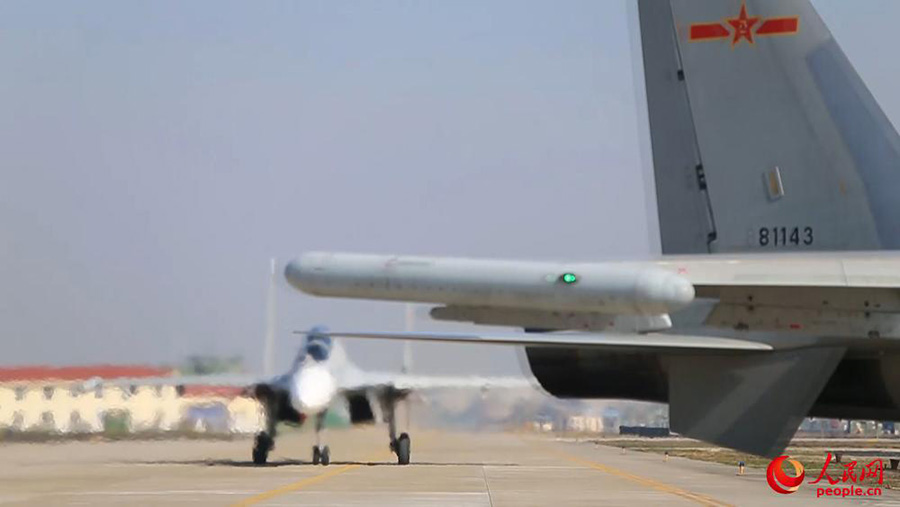 Ca?as chineses realizam simula??o de cenário de combate