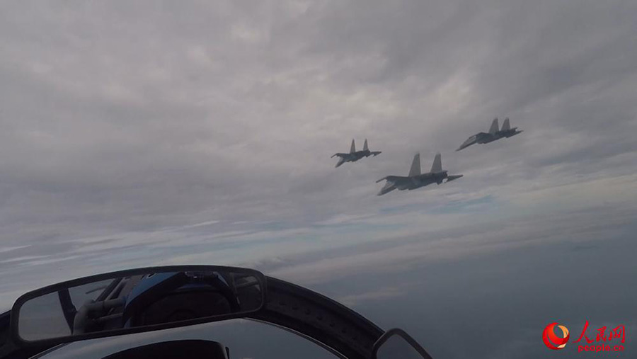 Ca?as chineses realizam simula??o de cenário de combate