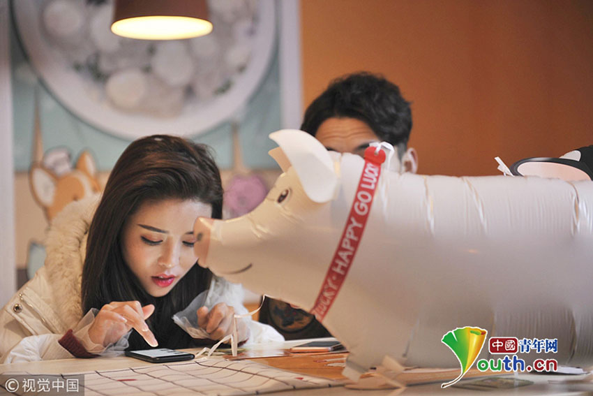 “Mengxi Zhiyusuo”: Loja online de snacks típicos abre lojas físicas