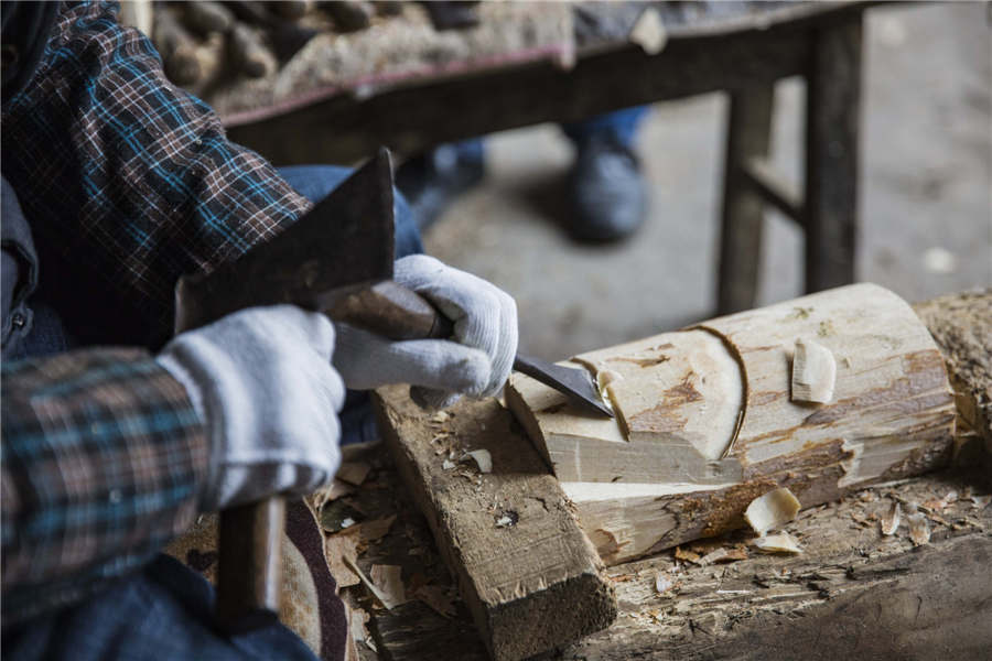 Galeria: Máscaras de madeira da ópera Dixi