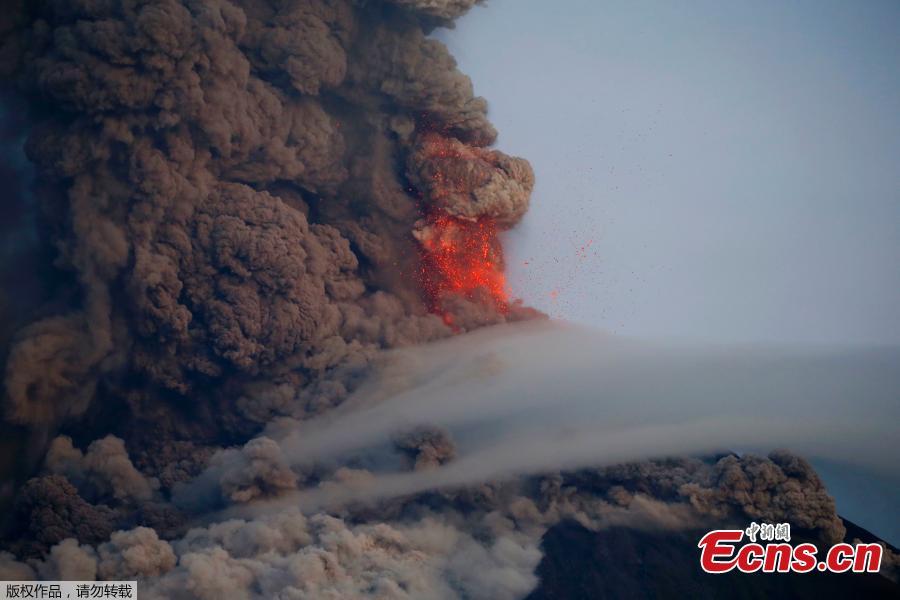 Filipinas: Vulc?o em erup??o obriga à evacua??o de milhares de pessoas