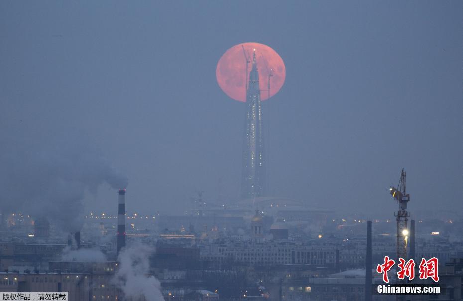 Eclipse lunar e “superlua azul de sangue” observados em toda a China