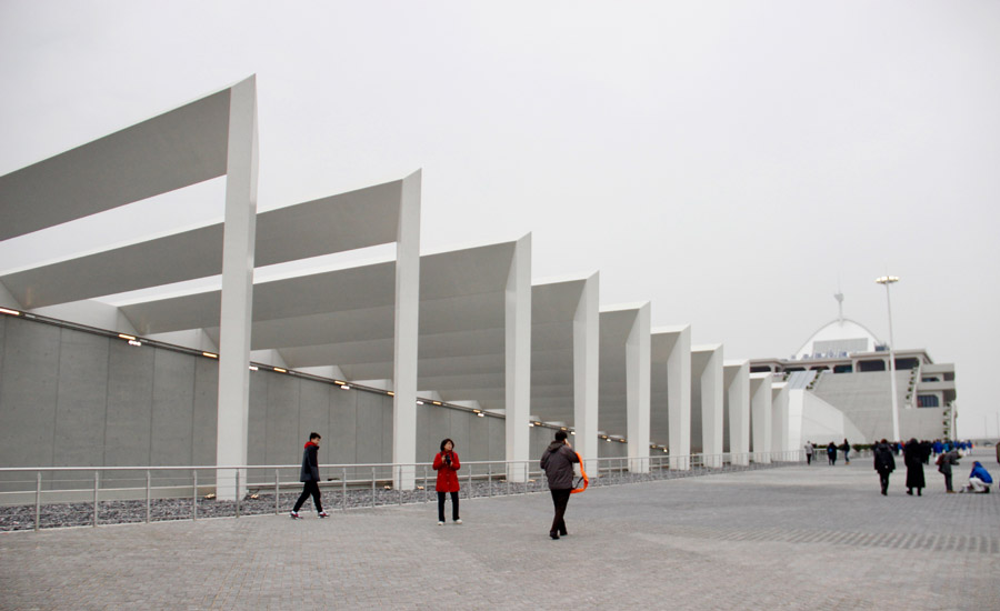 Se??o principal da ponte Hong Kong-Zhuhai-Macau sob inspe??o