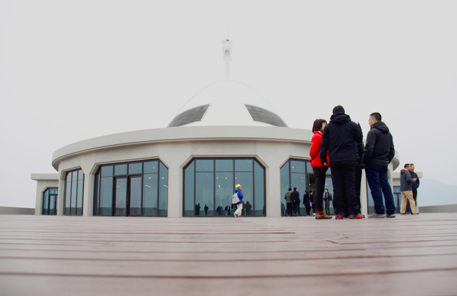 Se??o principal da ponte Hong Kong-Zhuhai-Macau sob inspe??o