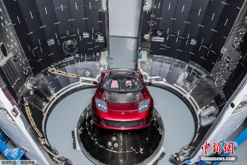 SpaceX lan?a com sucesso foguete Falcon Heavy
