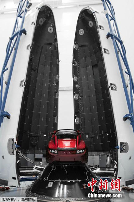 SpaceX lan?a com sucesso foguete Falcon Heavy