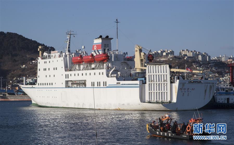 Artistas da RPDC chegam à Coreia do Sul