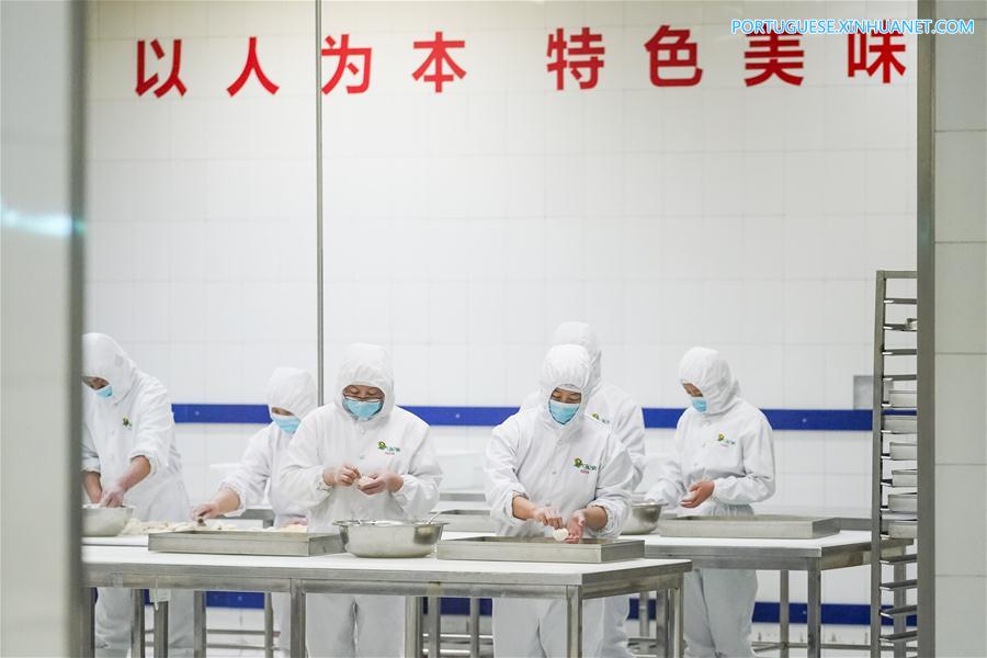 Trens de alta velocidade disponibilizam conjuntos de refei??es durante Festival da Primavera