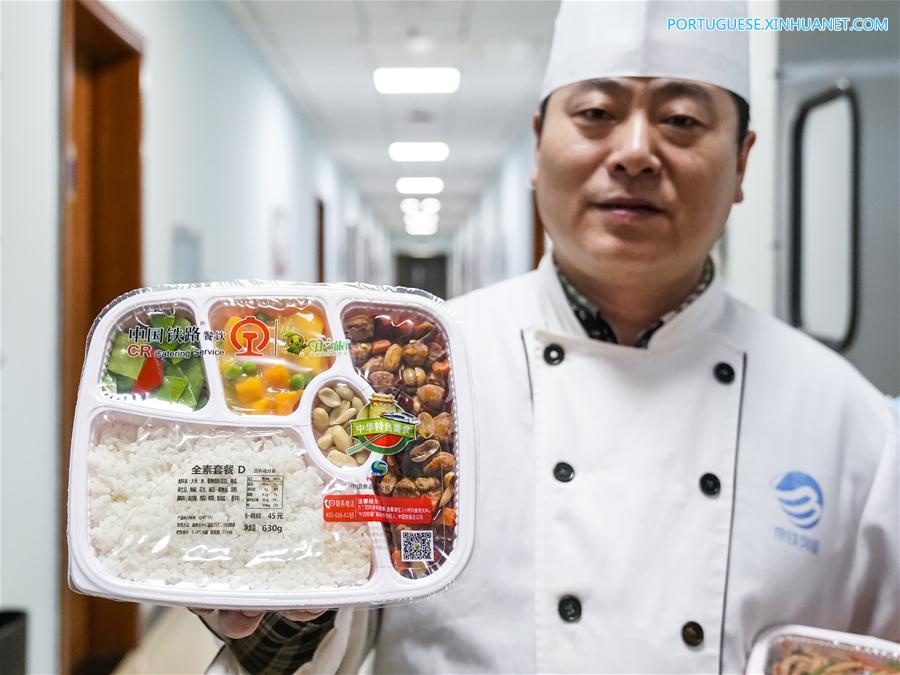 Trens de alta velocidade disponibilizam conjuntos de refei??es durante Festival da Primavera