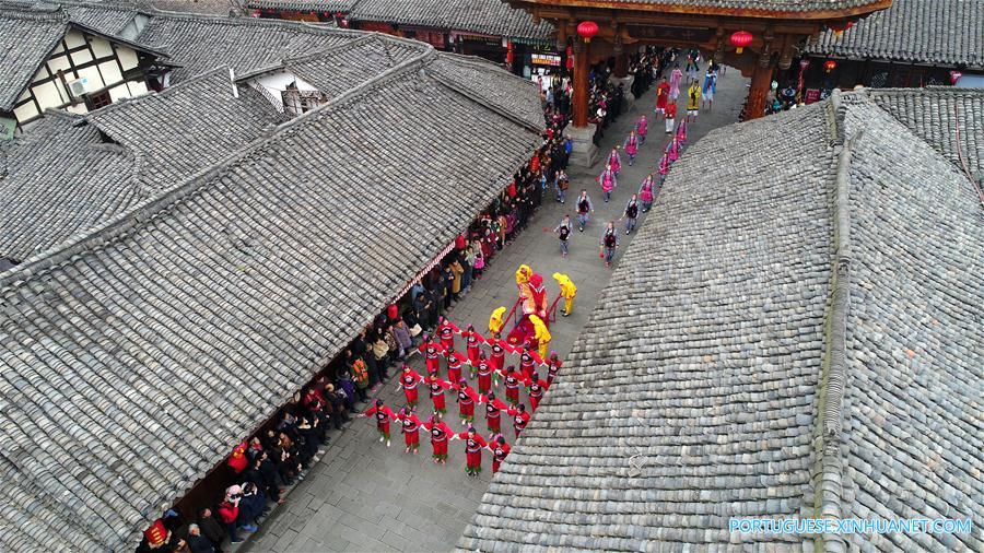 Apresenta??es folclóricas celebram Festival da Primavera em Langzhong
