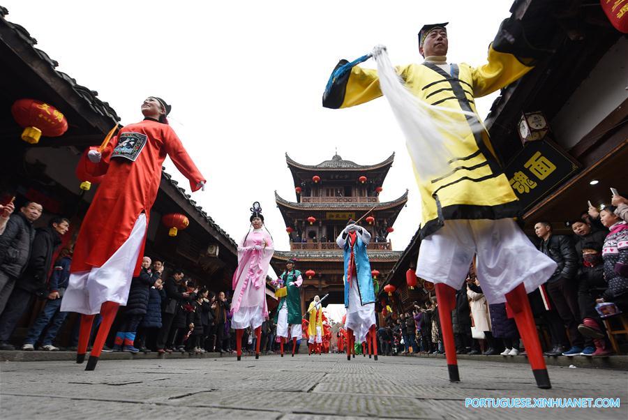 Apresenta??es folclóricas celebram Festival da Primavera em Langzhong