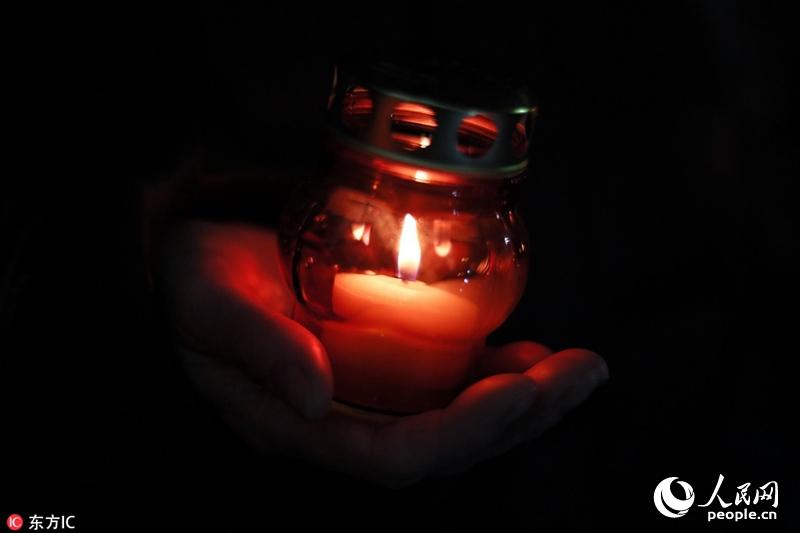 Rússia homenageia vítimas do acidente aéreo