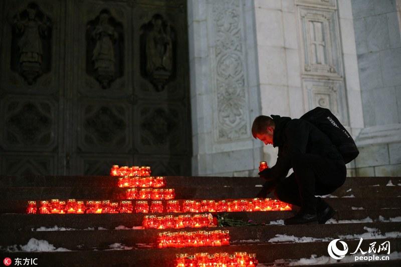Rússia homenageia vítimas do acidente aéreo