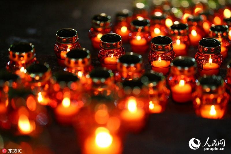 Rússia homenageia vítimas do acidente aéreo