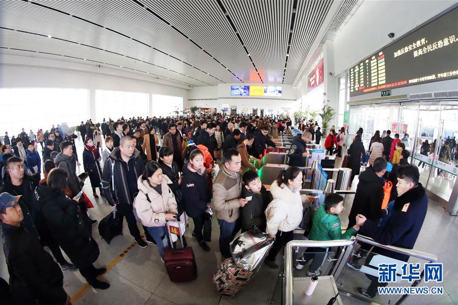 China: Novo pico de viagens no regresso do feriado do Festival da Primavera