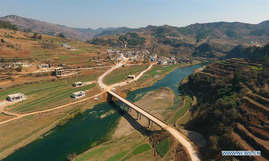 Estradas melhoradas facilitam turismo e desenvolvimento econ?mico em Yunnan