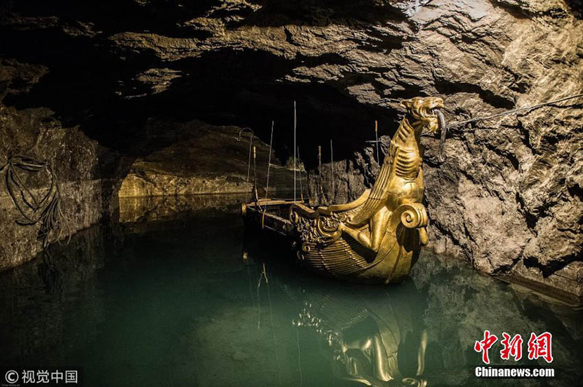 Galeria: Maior lago subterraneo da Europa
