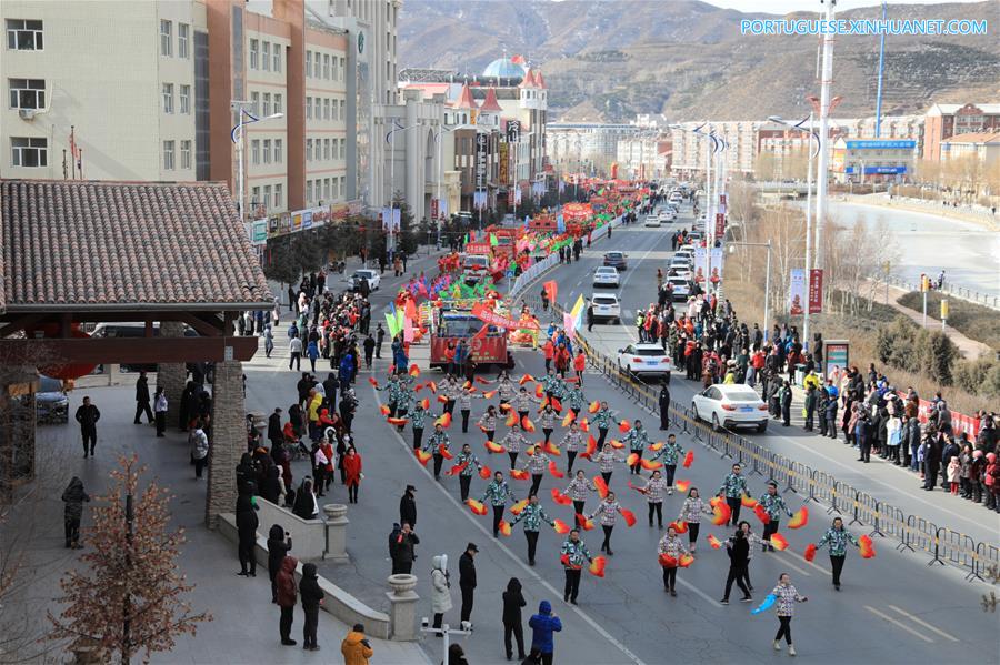 Apresenta??o da dan?a Yangge celebra Ano Novo em Hebei