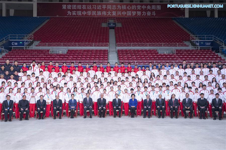 Altos líderes chineses reúnem-se com delega??o nacional de Jogos Olímpicos de Inverno