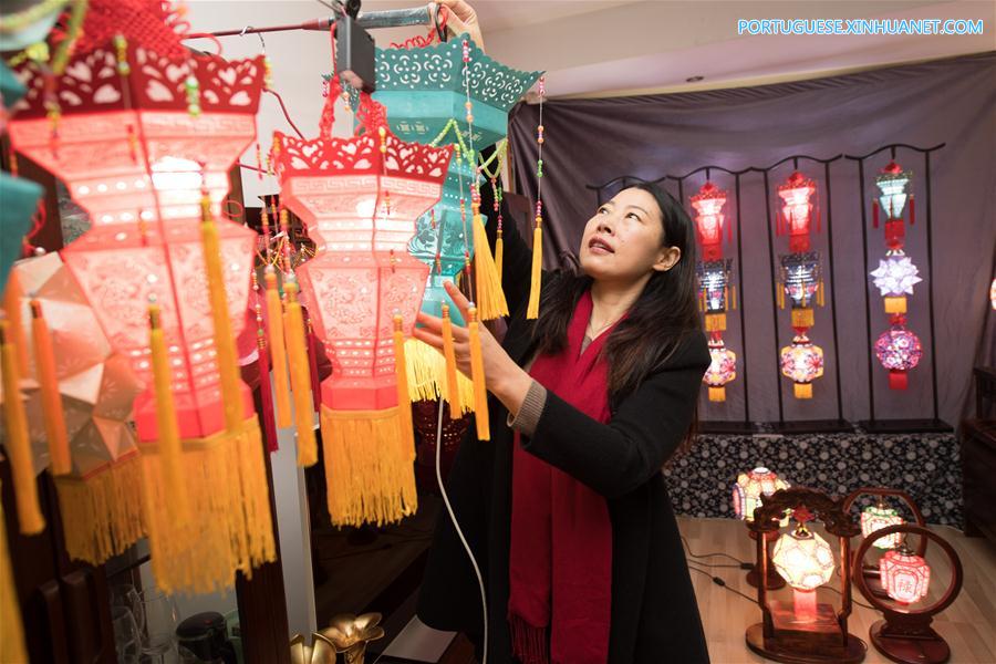 Patrim?nio imaterial nacional: produ??o de lanternas em Zhejiang