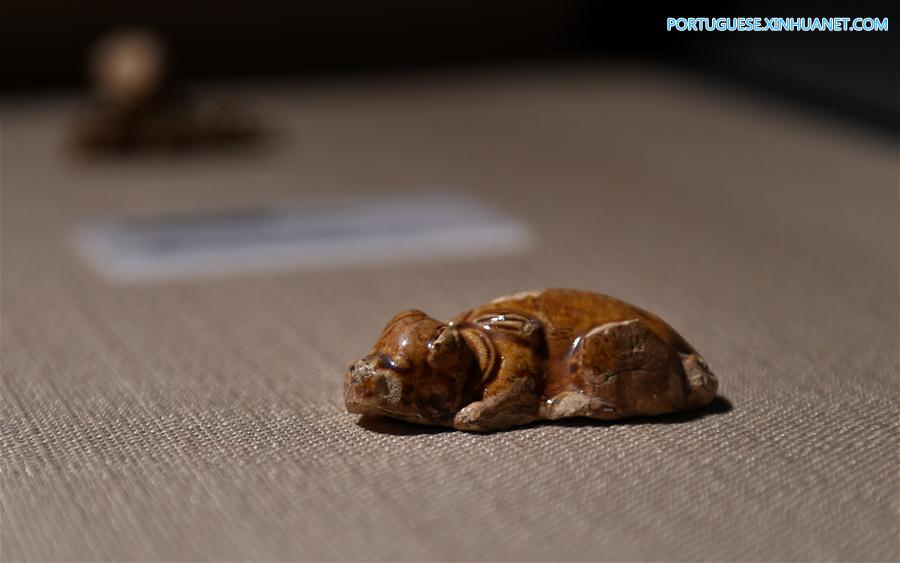 Exposi??o no templo Qingliang do museu do Forno Ru em Henan