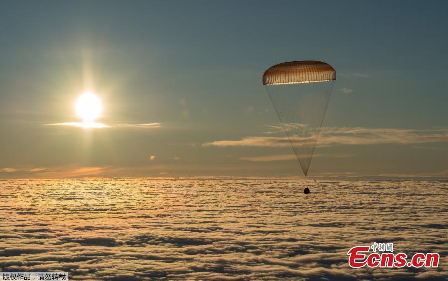 Três astronautas retornam à terra após miss?o em esta??o espacial