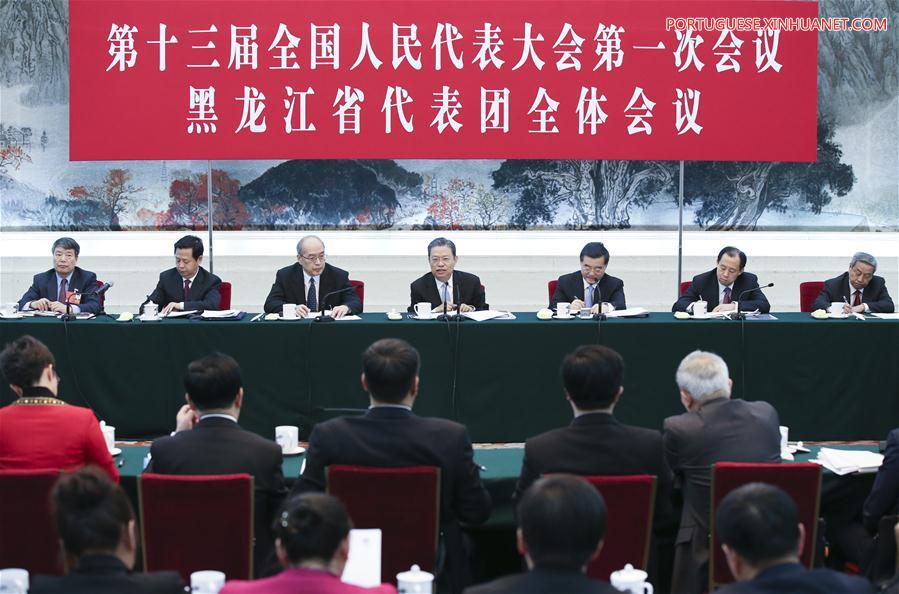 Líderes de alto escal?o se reúnem com legisladores nacionais e destacam status de núcleo de Xi