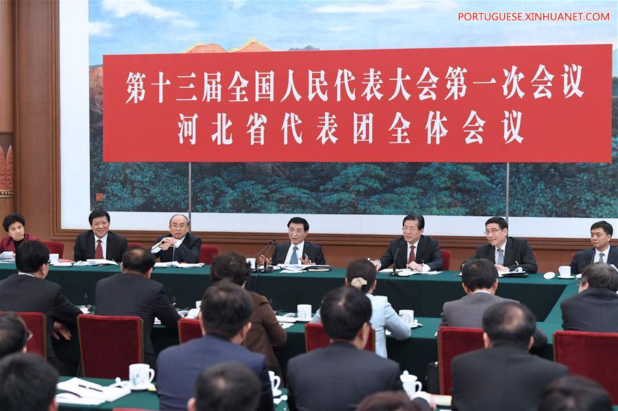 Líderes de alto escal?o se reúnem com legisladores nacionais e destacam status de núcleo de Xi