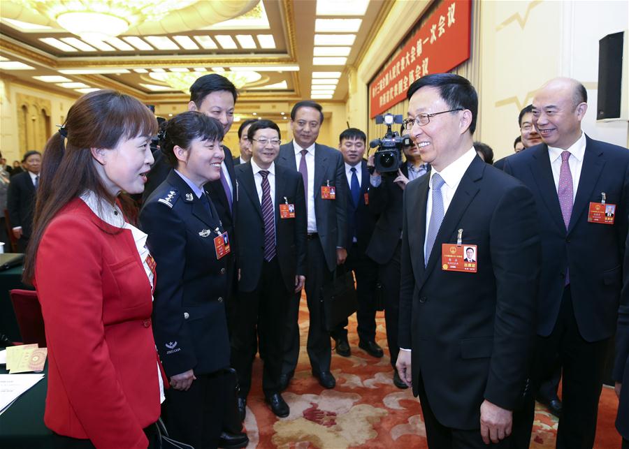 Premiê chinês enfatiza reforma, abertura e bem-estar do povo