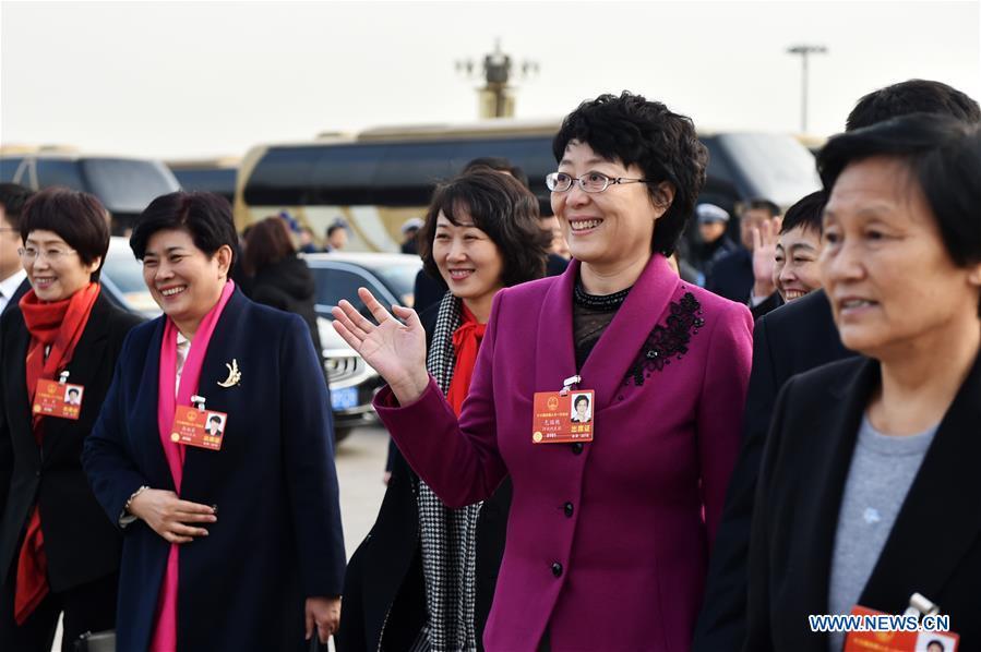 Nova forma??o de deputados para a 13a Assembleia Popular Nacional