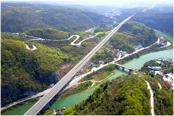 China: Aldeias interligadas por rede de ?nibus até 2020 