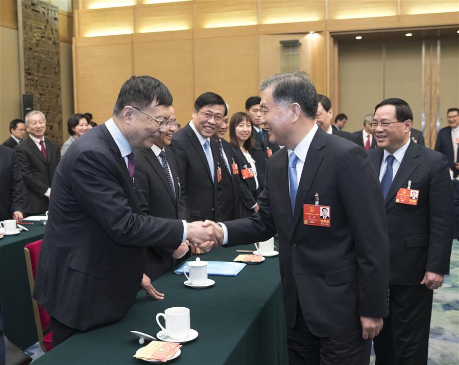 Líderes chineses sublinham pensamento de Xi Jinping em delibera??es de painel