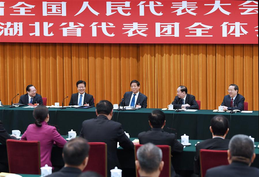 Líderes chineses sublinham pensamento de Xi Jinping em delibera??es de painel