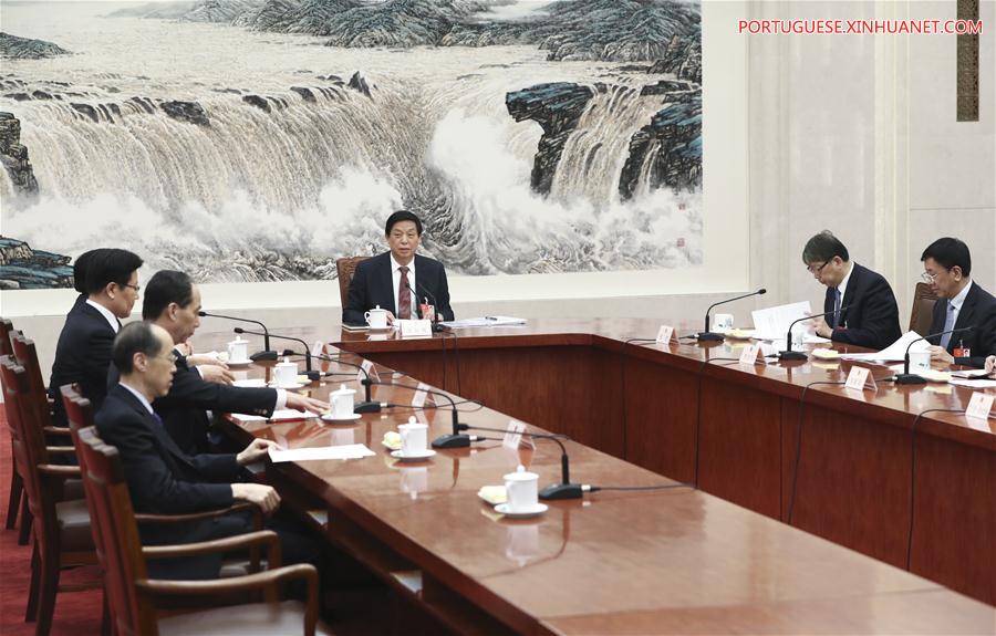 Vers?o final proposta do projeto de emenda constitucional da China será submetida a profunda delibera??o