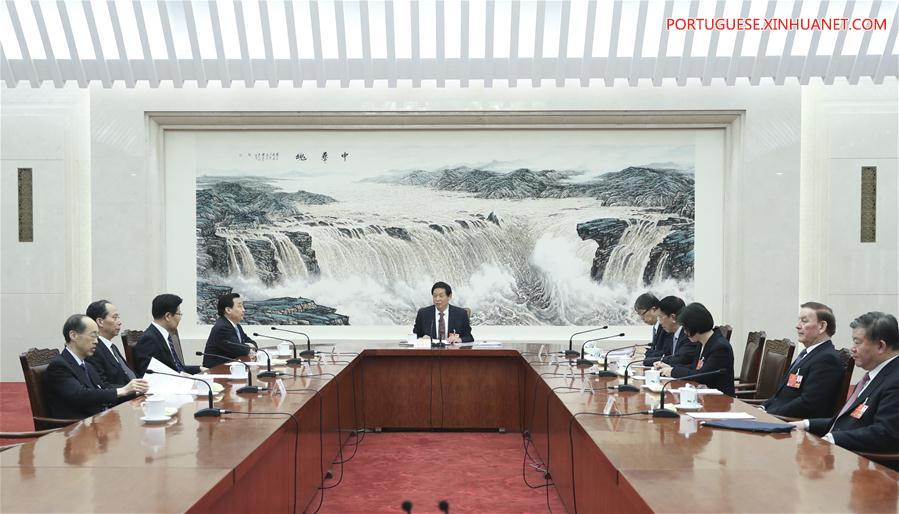 Vers?o final proposta do projeto de emenda constitucional da China será submetida a profunda delibera??o