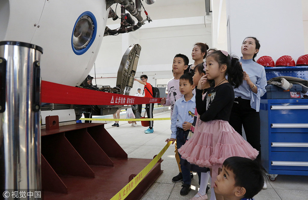 Galeria: Submersível tripulado aberto ao público em Sanya