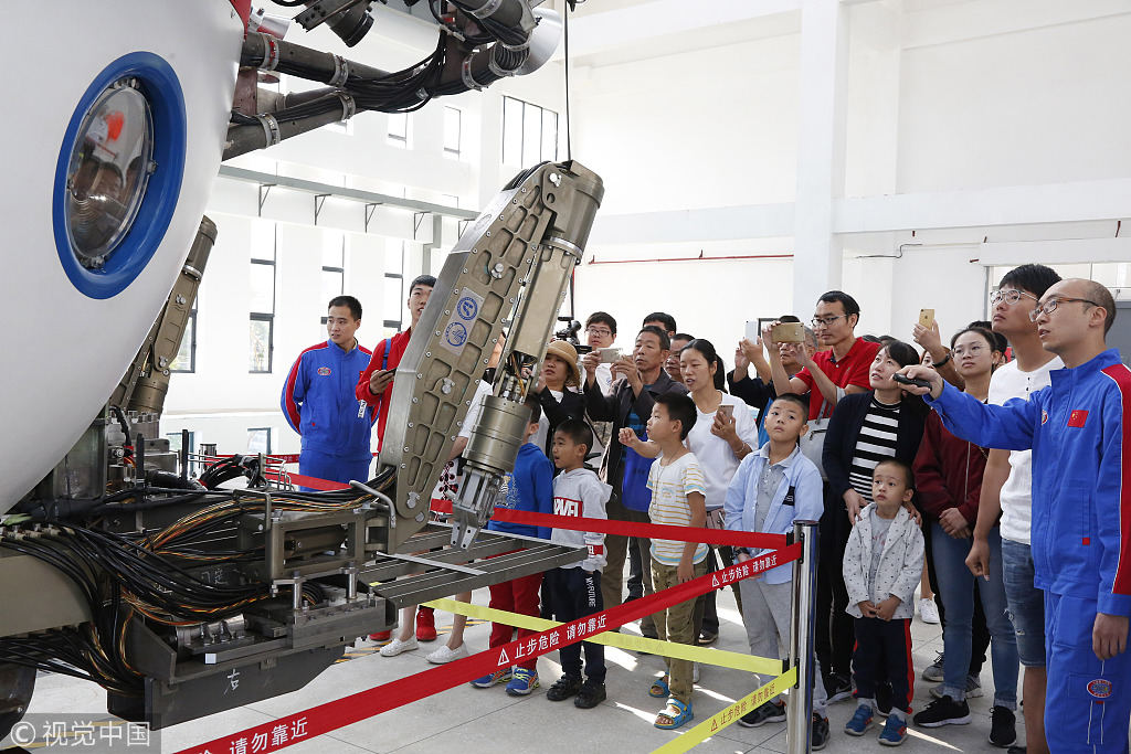 Galeria: Submersível tripulado aberto ao público em Sanya