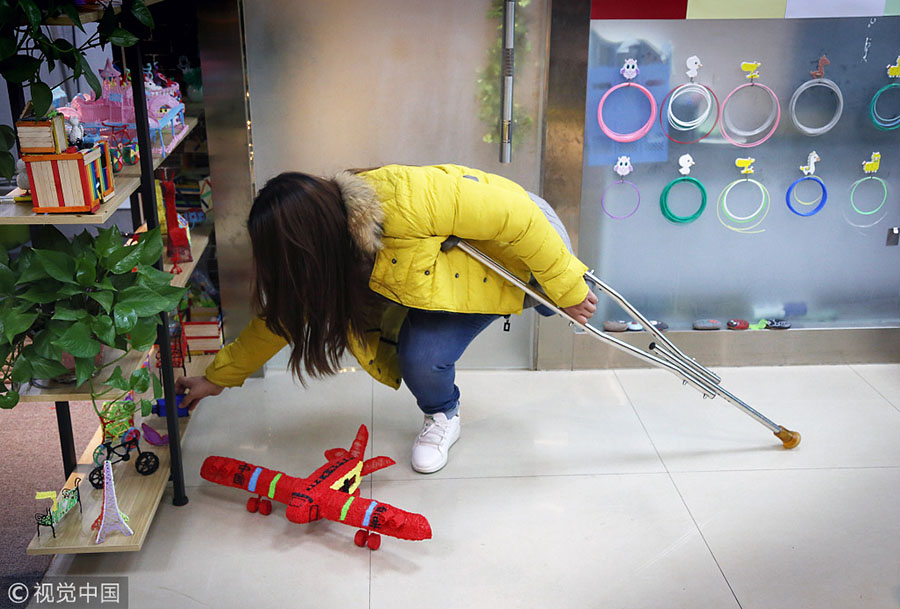 Chinesa com perna amputada consegue rendimentos elevados através do seu trabalho