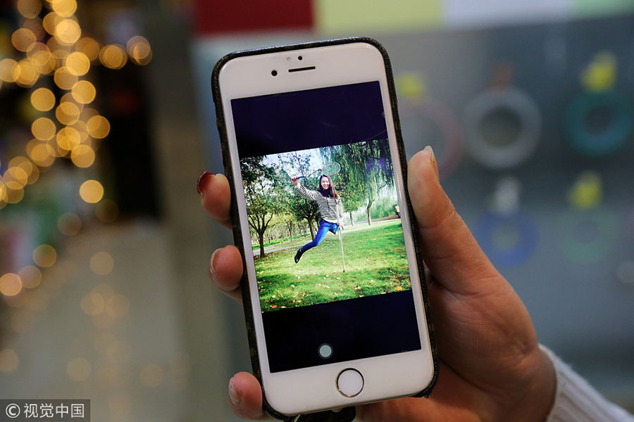 Chinesa com perna amputada consegue rendimentos elevados através do seu trabalho