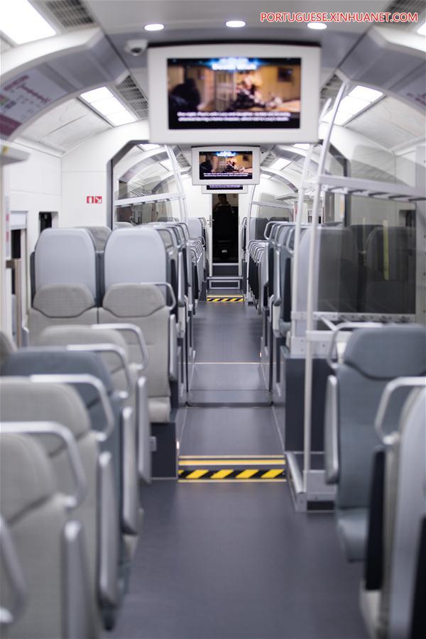 Trens de fabrica??o chinesa entregues ao servi?o de liga??o ferroviária de aeroporto na Malásia