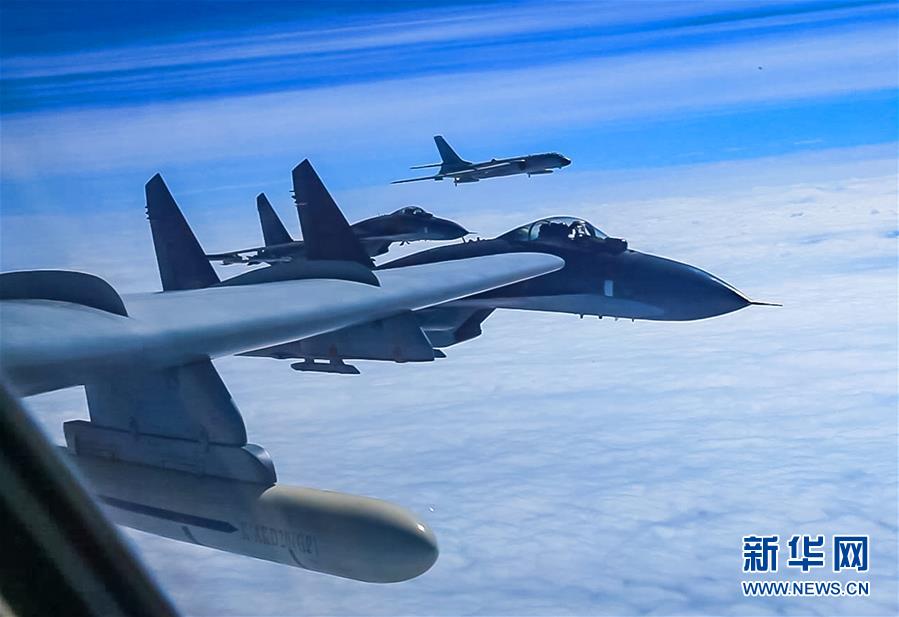 Aeronáutica chinesa conduz treinamento de alto-mar